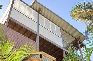 Curved Outdoor Entertaining Roof