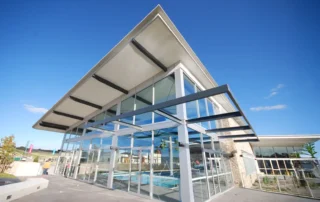 DeltaMax corrosion resistant insulated roofing over an indoor aquatic centre
